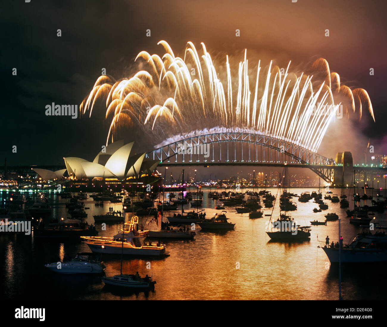 Sydney opera house fireworks hires stock photography and images Alamy