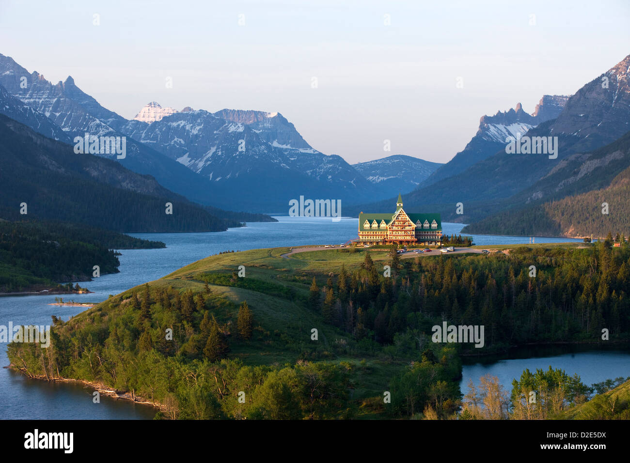 PRINCE OF WALES HOTEL (©GREAT NORTHERN RAILWAY 1927) WATERTON LAKES NATIONAL PARK ALBERTA CANADA Stock Photo
