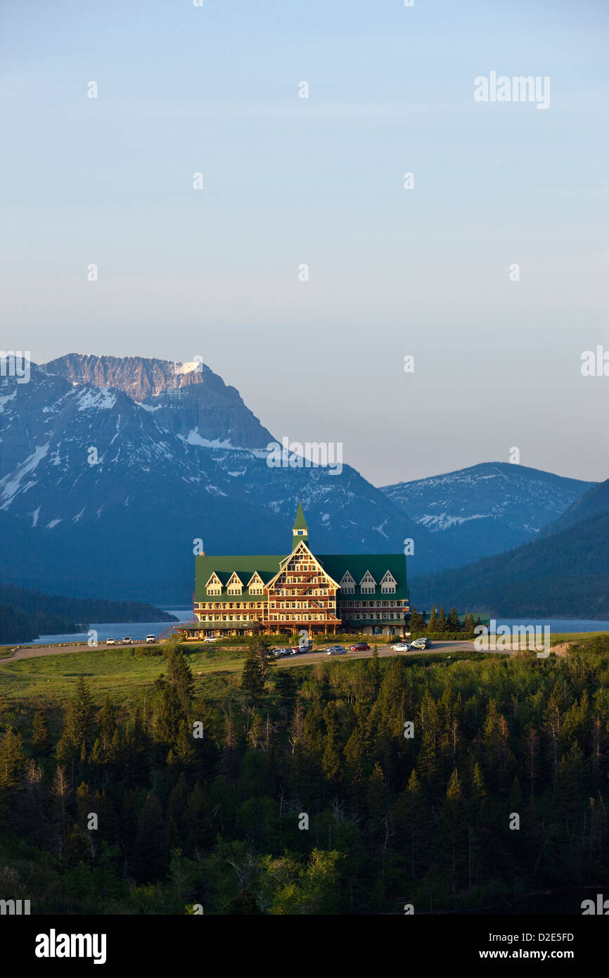PRINCE OF WALES HOTEL (©GREAT NORTHERN RAILWAY 1927) WATERTON LAKES NATIONAL PARK ALBERTA CANADA Stock Photo