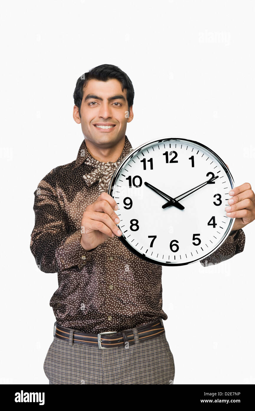 Clock face showing time three hires stock photography and images Alamy