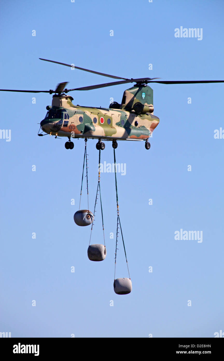 Ch 47 helicopter hi-res stock photography and images - Alamy
