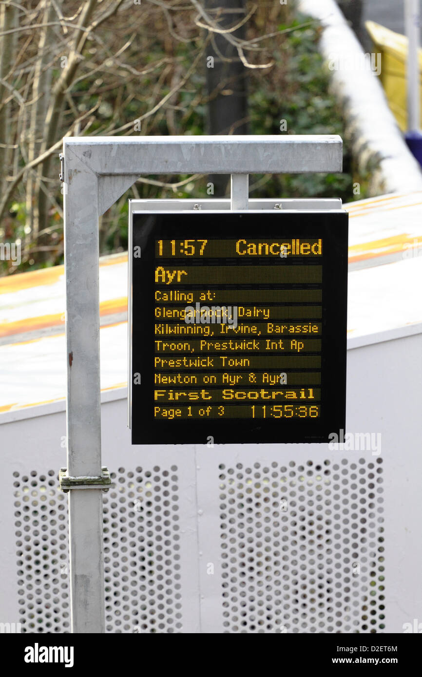 Lochwinnoch Train Station, Renfrewshire, Scotland, UK, Tuesday, 22nd January, 2013. A notice informing passengers of a cancelled train service following a fire at the WRC Recycling Plant in Johnstone, Renfrewshire. The fire caused cancellations, delays and revisions to services on the line between Glasgow and Ayr Stock Photo