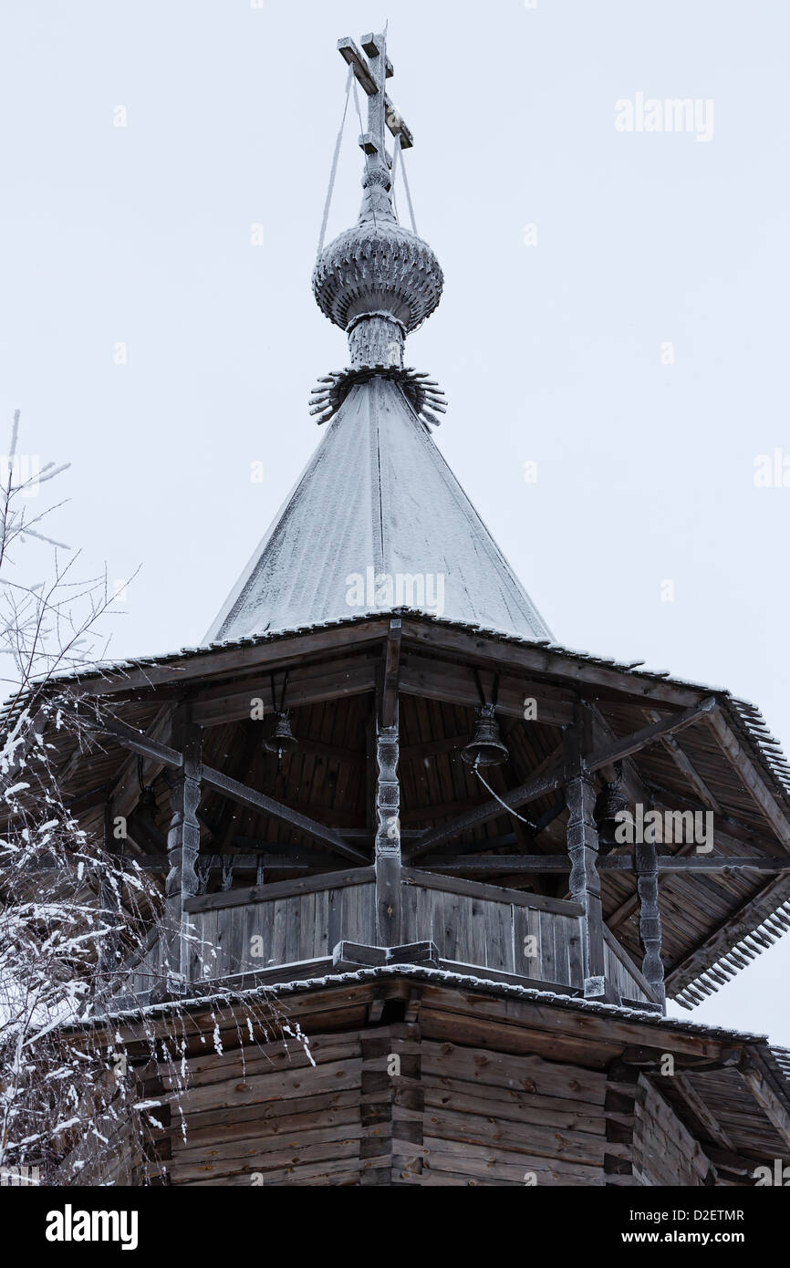 Wooden dome and cross of old orthodox church Stock Photo - Alamy