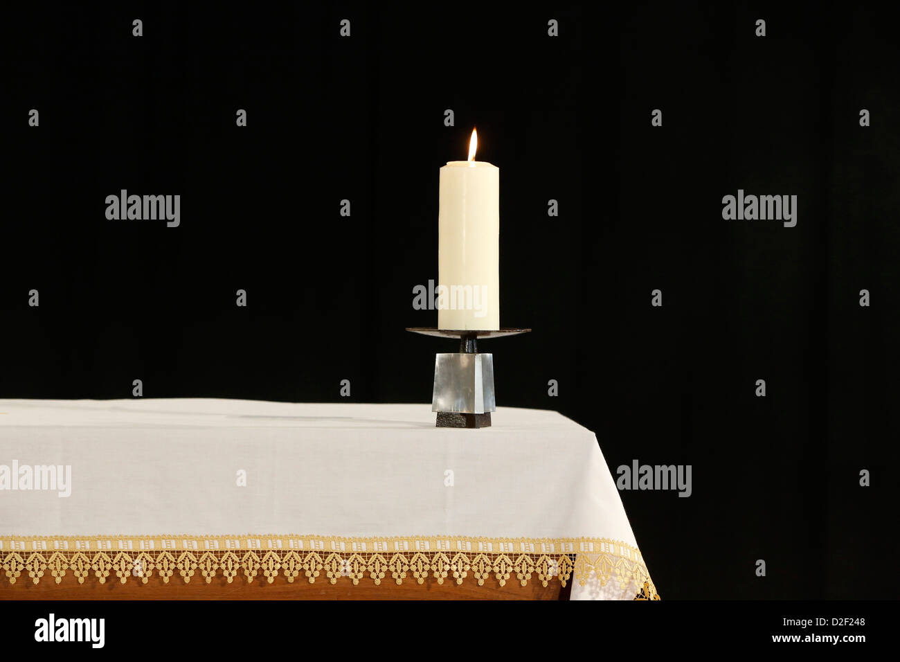 Candle church altar hires stock photography and images Alamy