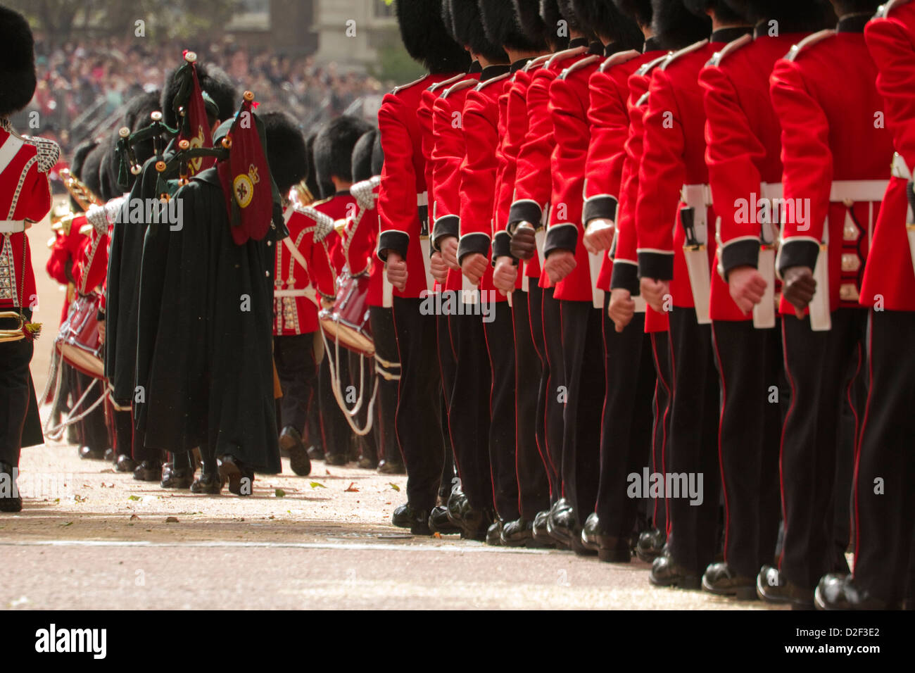 Irish Guards and band marching to Horse Guards' Parade Stock Photo