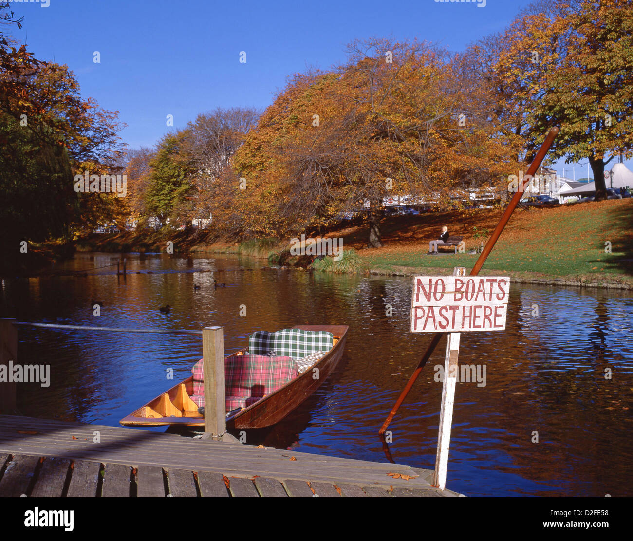 Punt moored in autumn at Antigua Boat Sheds, Cambridge Terrace, Christchurch, Canterbury Region, South Island, New Zealand Stock Photo