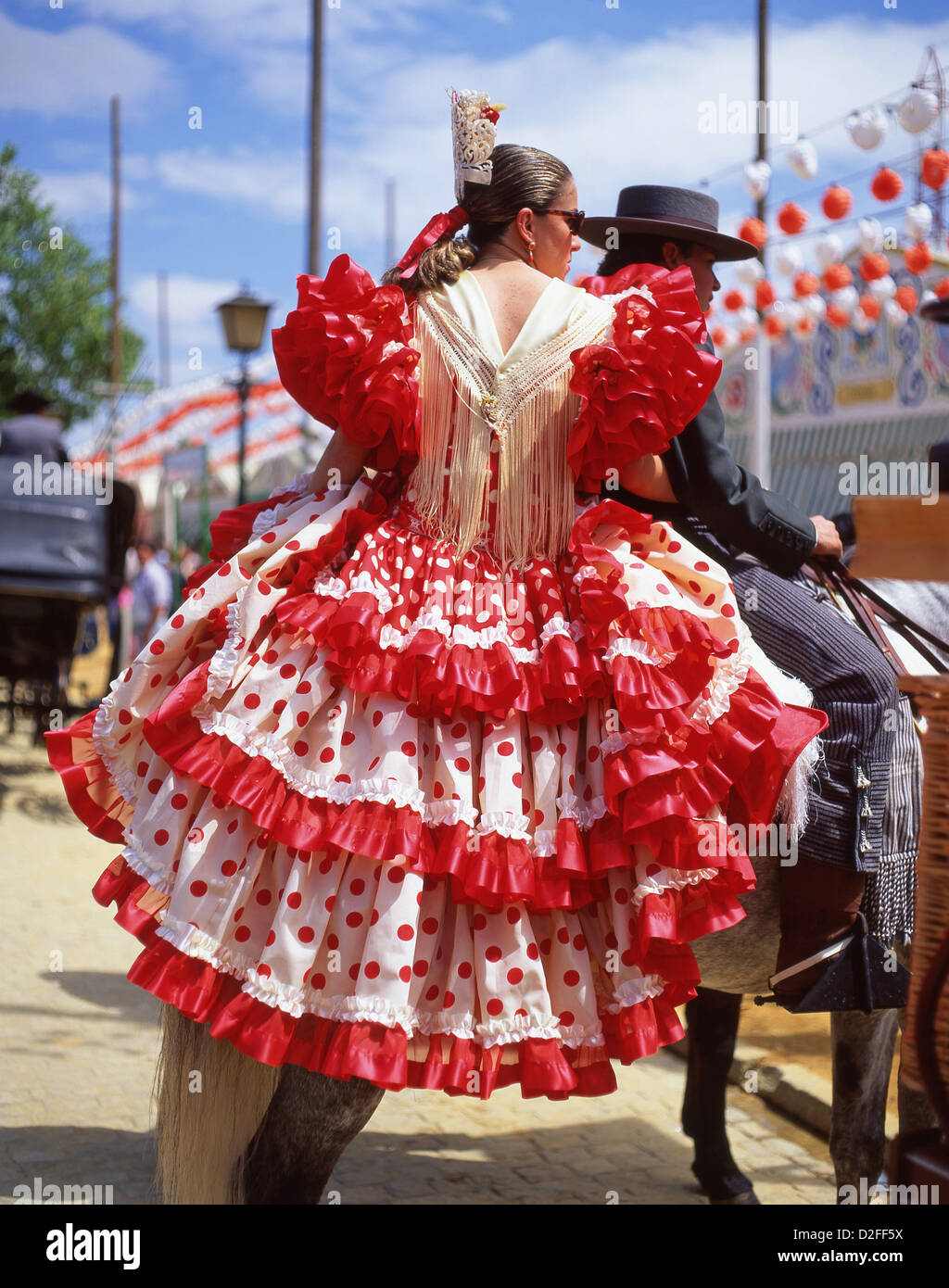 La decoración pintada, en una de las casetas o pabellones para la  celebración de fiestas en la Feria de Abril Sevilla Andalucía España  Fotografía de stock - Alamy