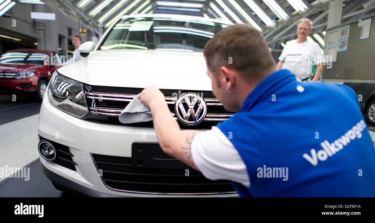 Vw factory hi-res stock photography and images - Page 18 - Alamy