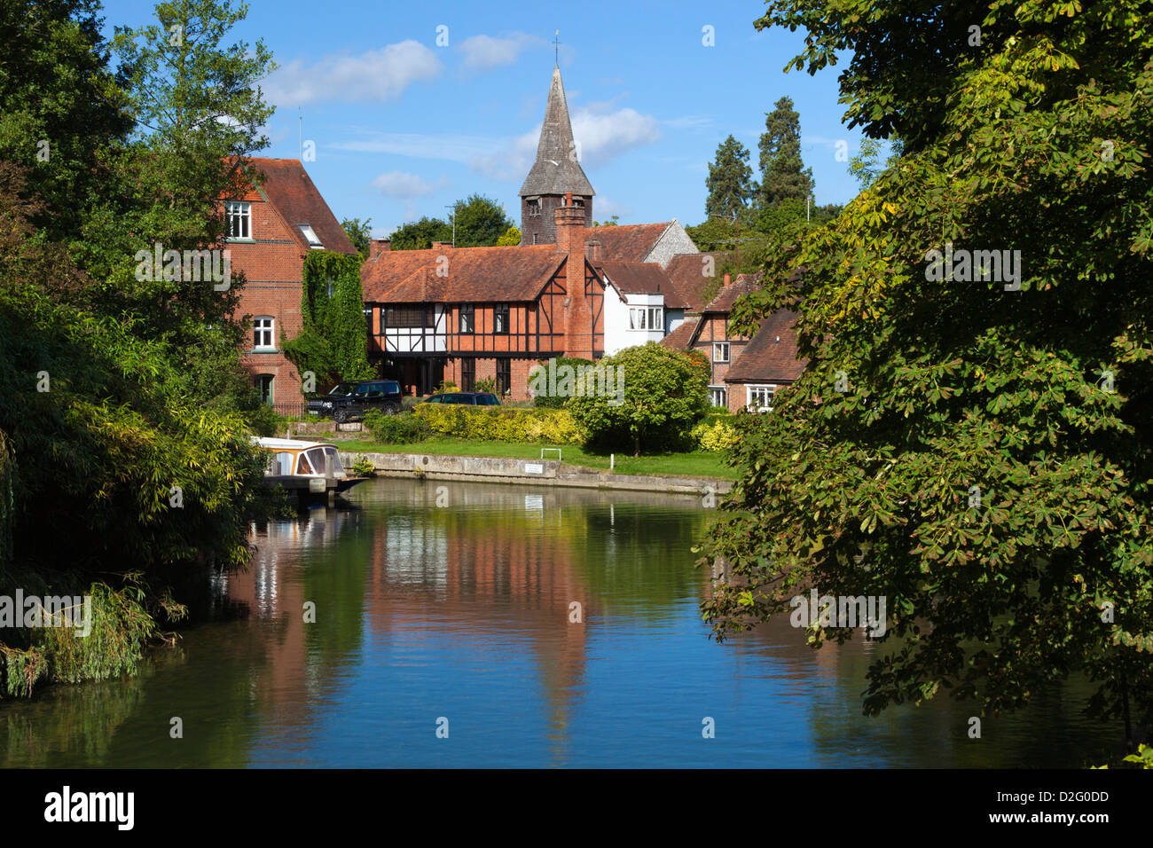 Village beside River Thames Stock Photo