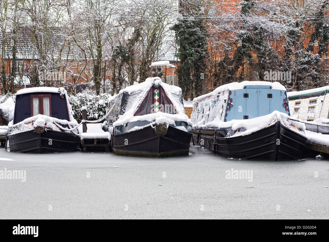 Narrowboats moored on The Oxford Canal at Banbury in Winter, Oxfordshire. Stock Photo