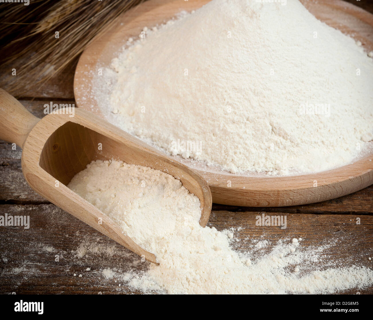 Double zero flour hi-res stock photography and images - Alamy