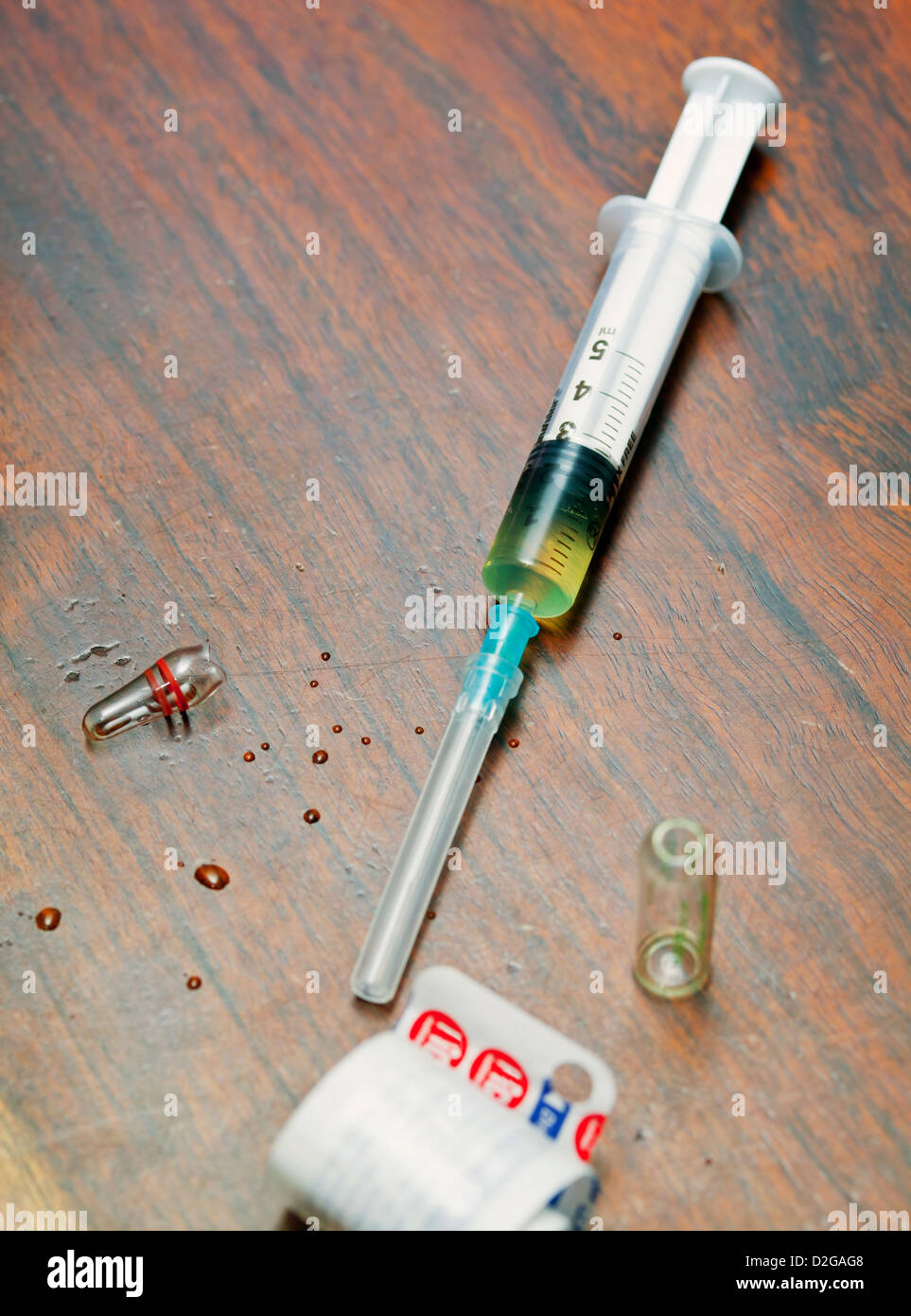 Injection medicine hi-res stock photography and images - Alamy