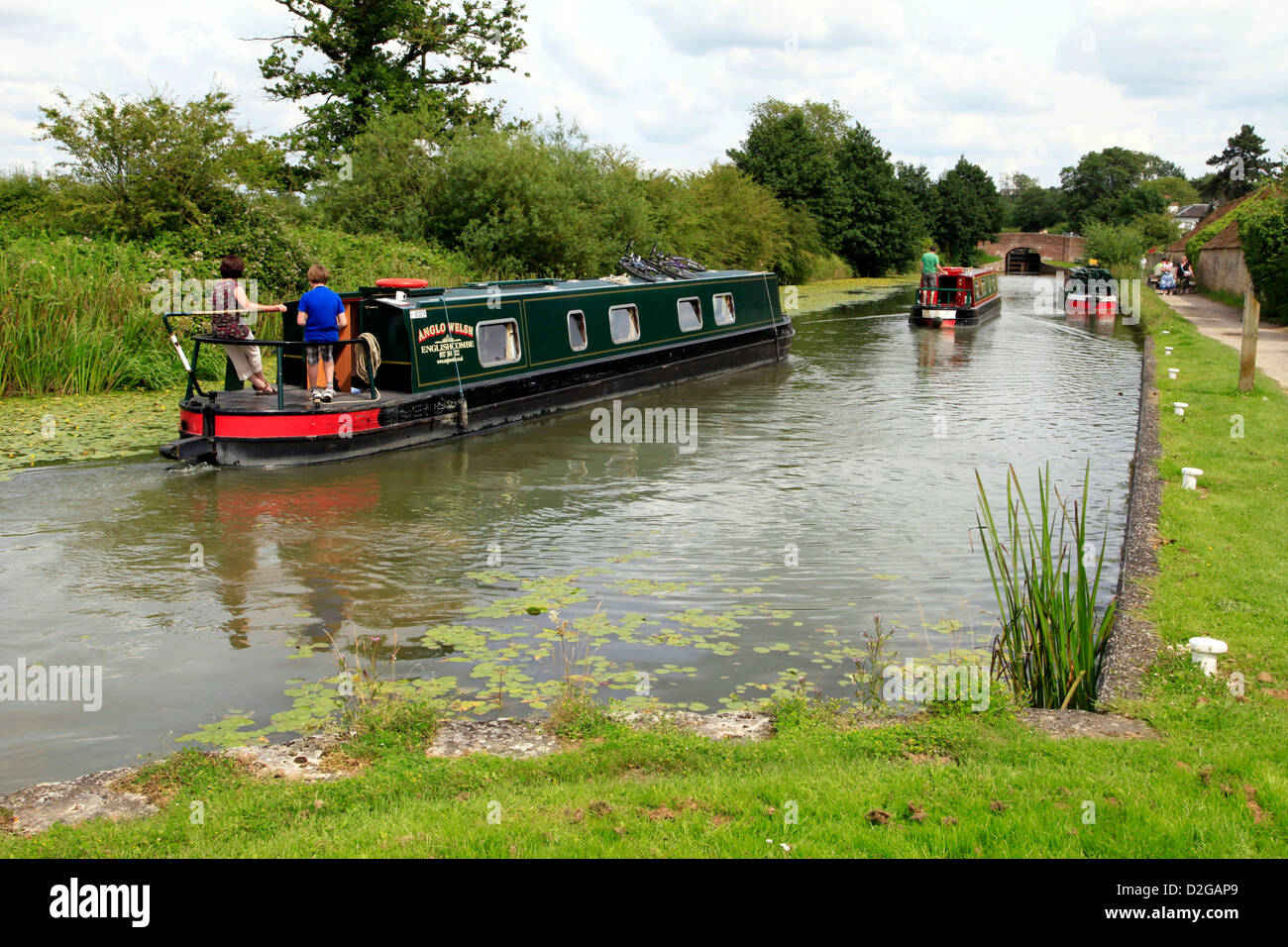 Barges on the and Avon Canal near Devizes in Wiltshire, England Stock Photo Alamy