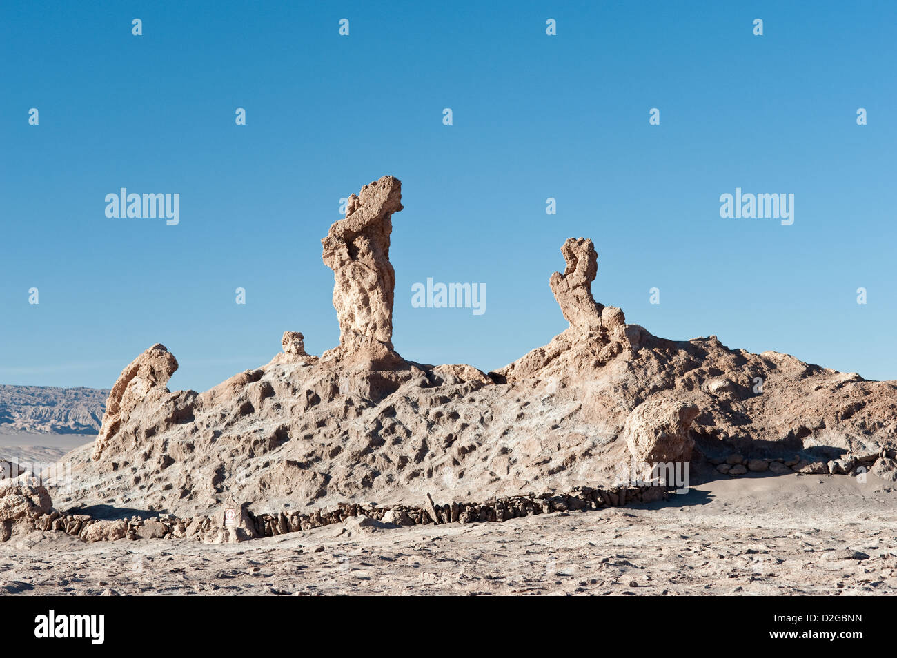 Tres Marias Valle de Luna Valley of the Moon, Atacama Desert Chile ...
