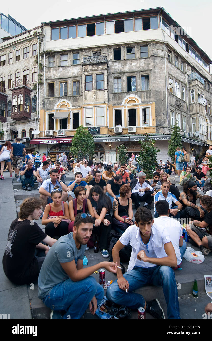 Istanbul guys : r/youngpeople