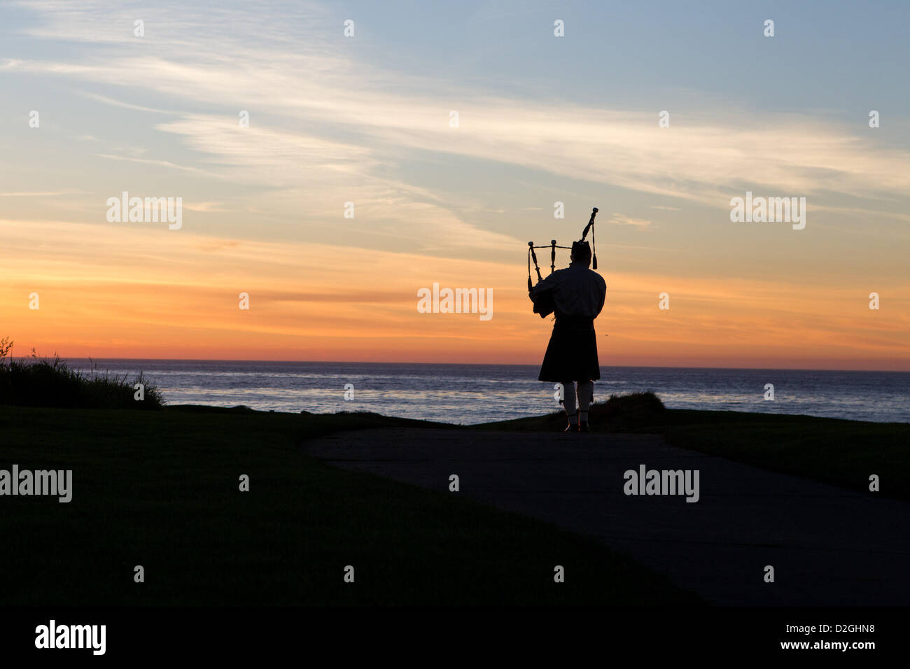 Pebble beach spanish bay course hires stock photography and images Alamy
