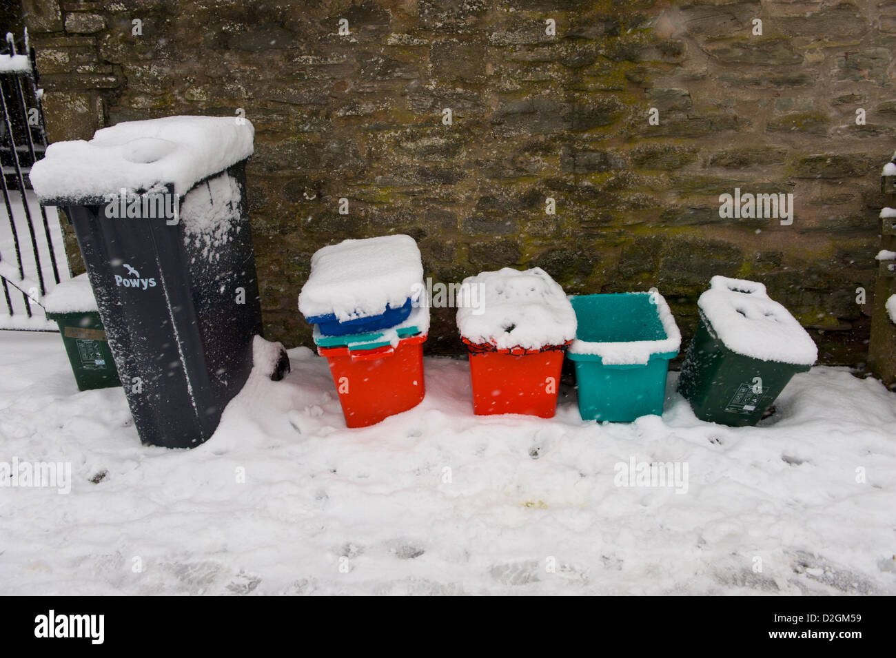 Garbage bins covered by snow hires stock photography and images Alamy