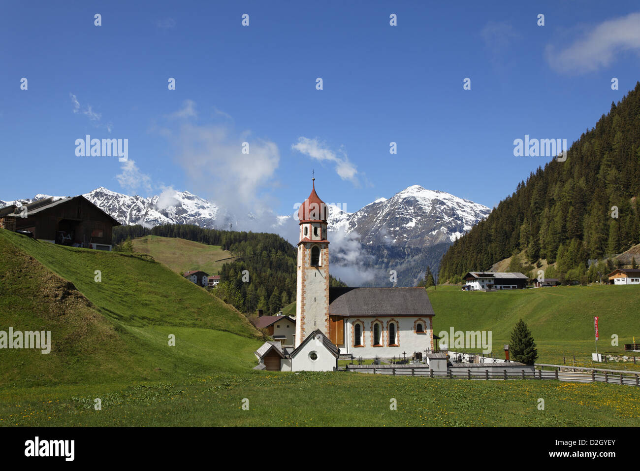 Austria, Tyrol, Umhausen Niederthai, village, church, Österreich, Tirol, Ötztal, Umhausen, Niederthai, Dorf, Kirche Stock Photo