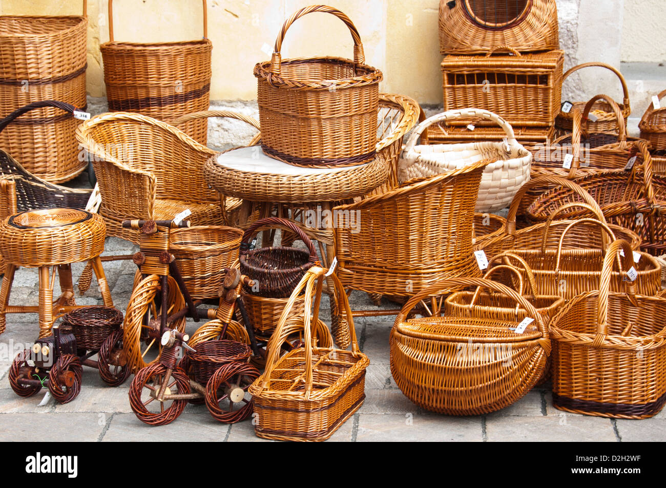Different shape baskets hi-res stock photography and images - Alamy