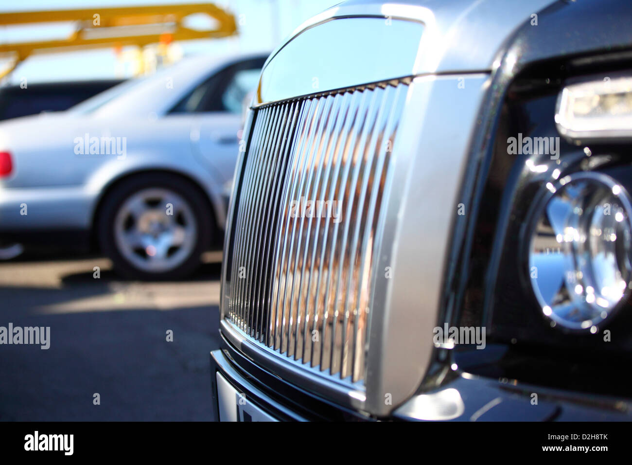 Shiny black metallic car paint hi-res stock photography and images - Alamy