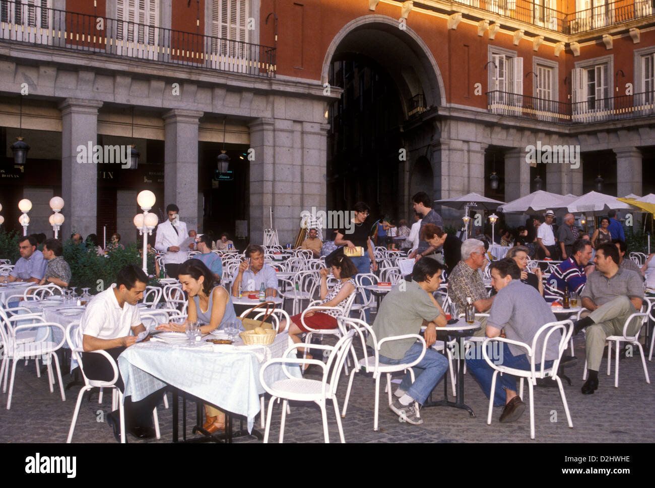 Spaniards, tourists, eating, dining, restaurant, Spanish food and drink