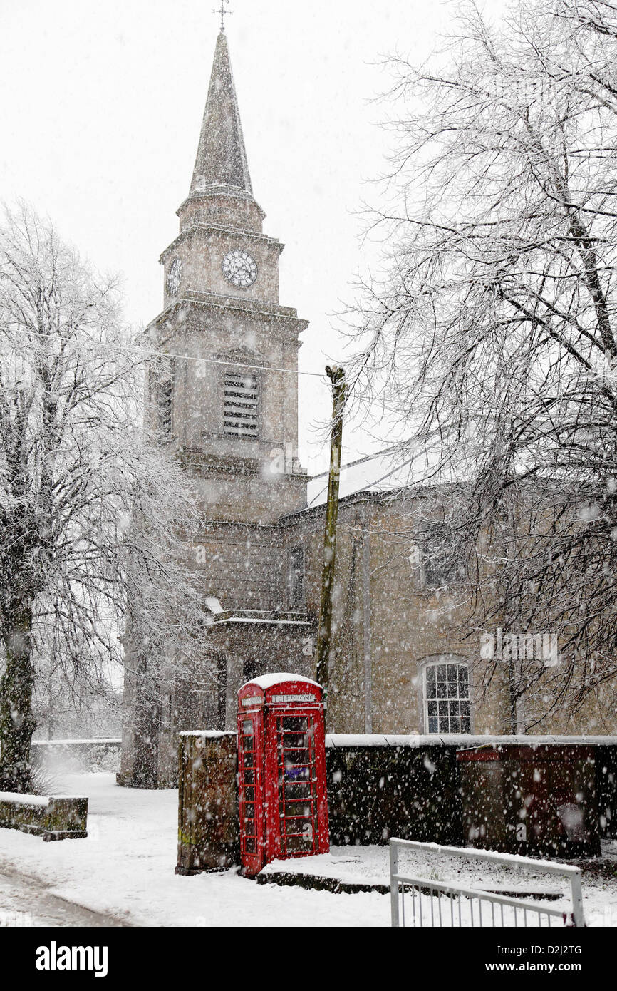 Lochwinnoch, Renfrewshire, Scotland, UK, Friday, 25th January, 2013. Snow falling at the former Church of Scotland Parish Church in the village. Stock Photo