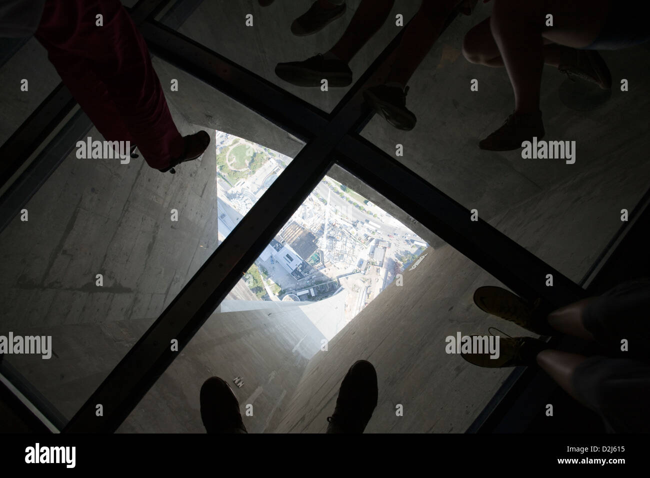 Glass floor cn tower hi-res stock photography and images - Alamy