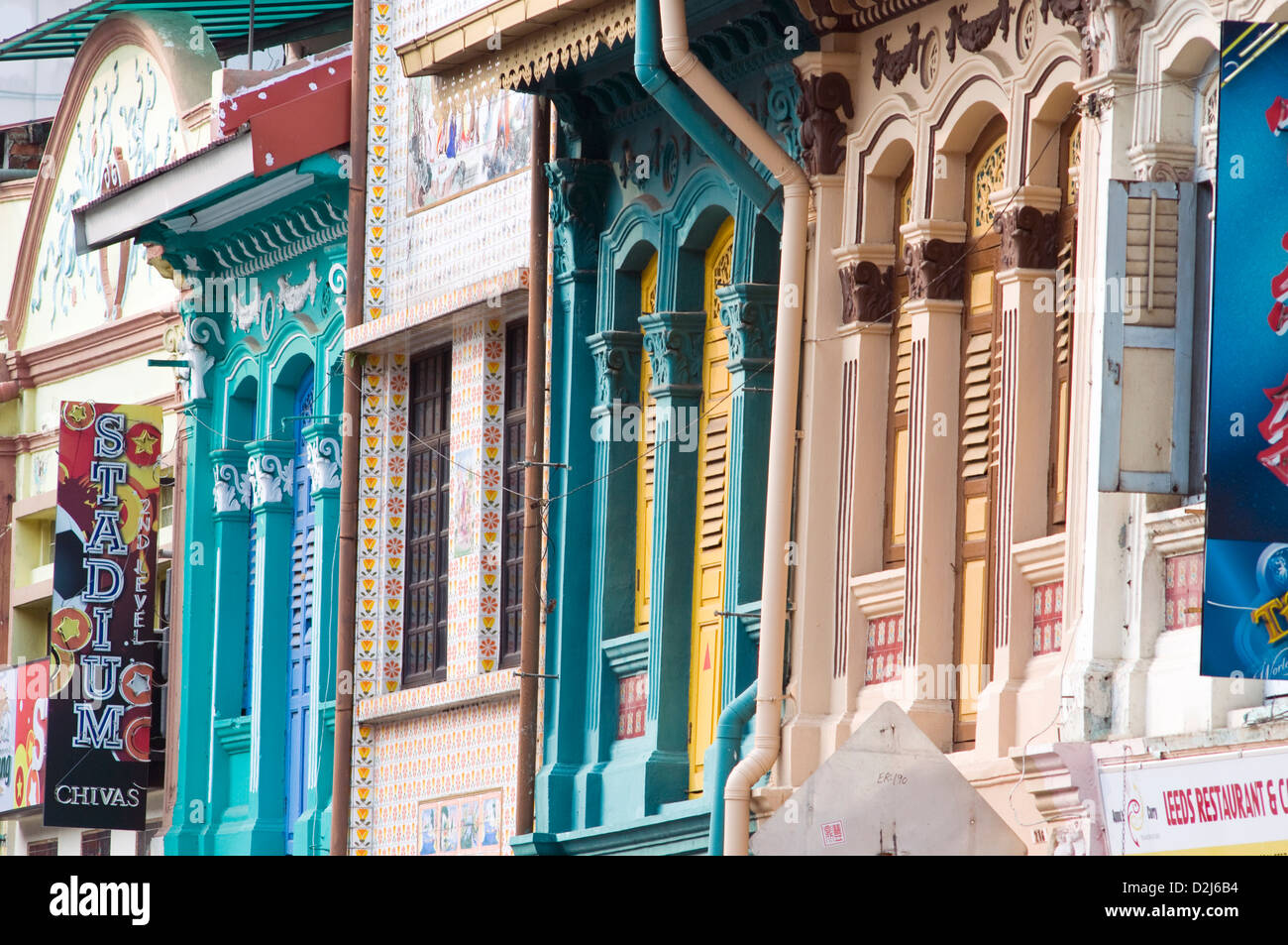 gaily painted shophouses, geylang, singapore Stock Photo Alamy