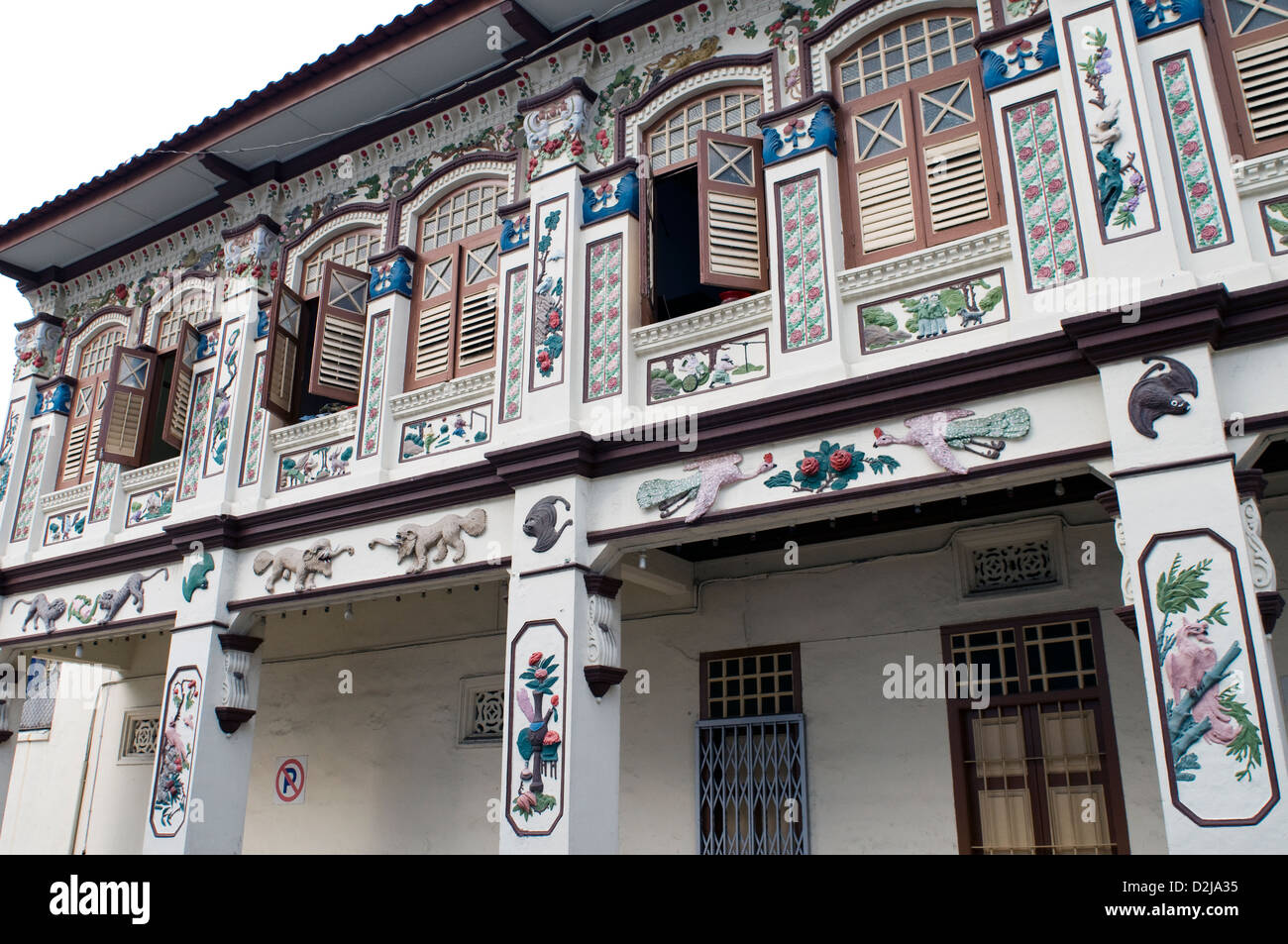gaily painted shophouse, geylang, singapore Stock Photo Alamy