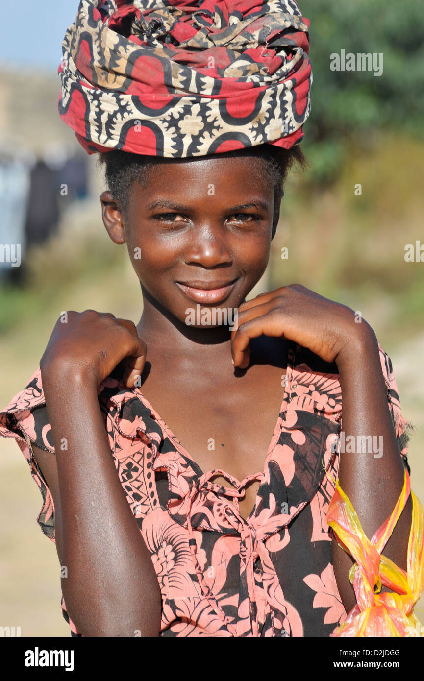 African girl hi-res stock photography and images - Alamy