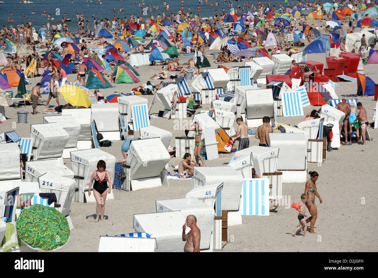 Rostock-Warnemuende, Germany, ueberfuellter beach Stock Photo