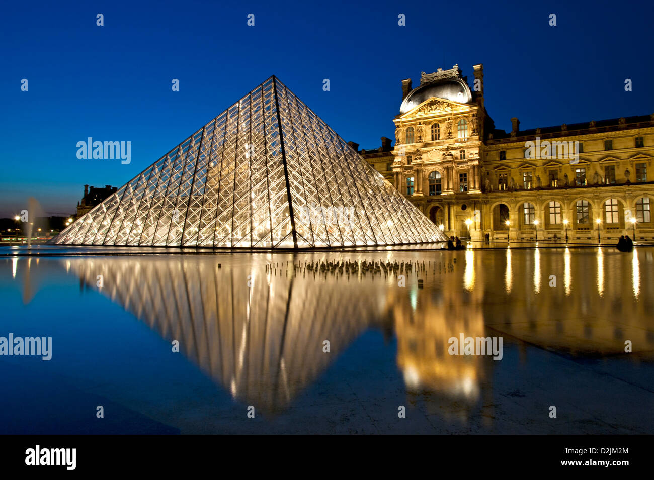 Louvre triangle hi-res stock photography and images - Alamy