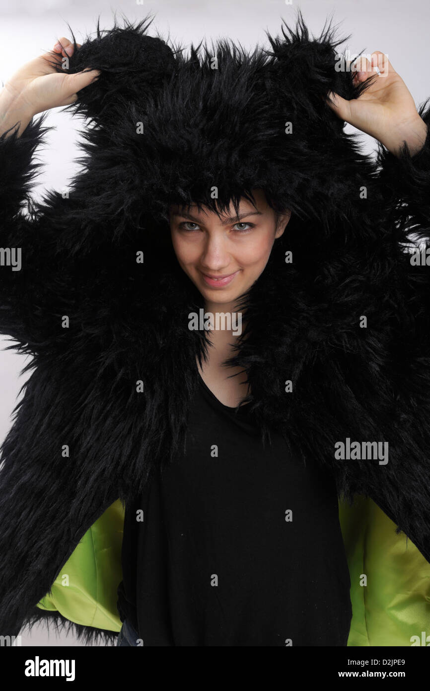 Black fur coat hi-res stock photography and images - Alamy