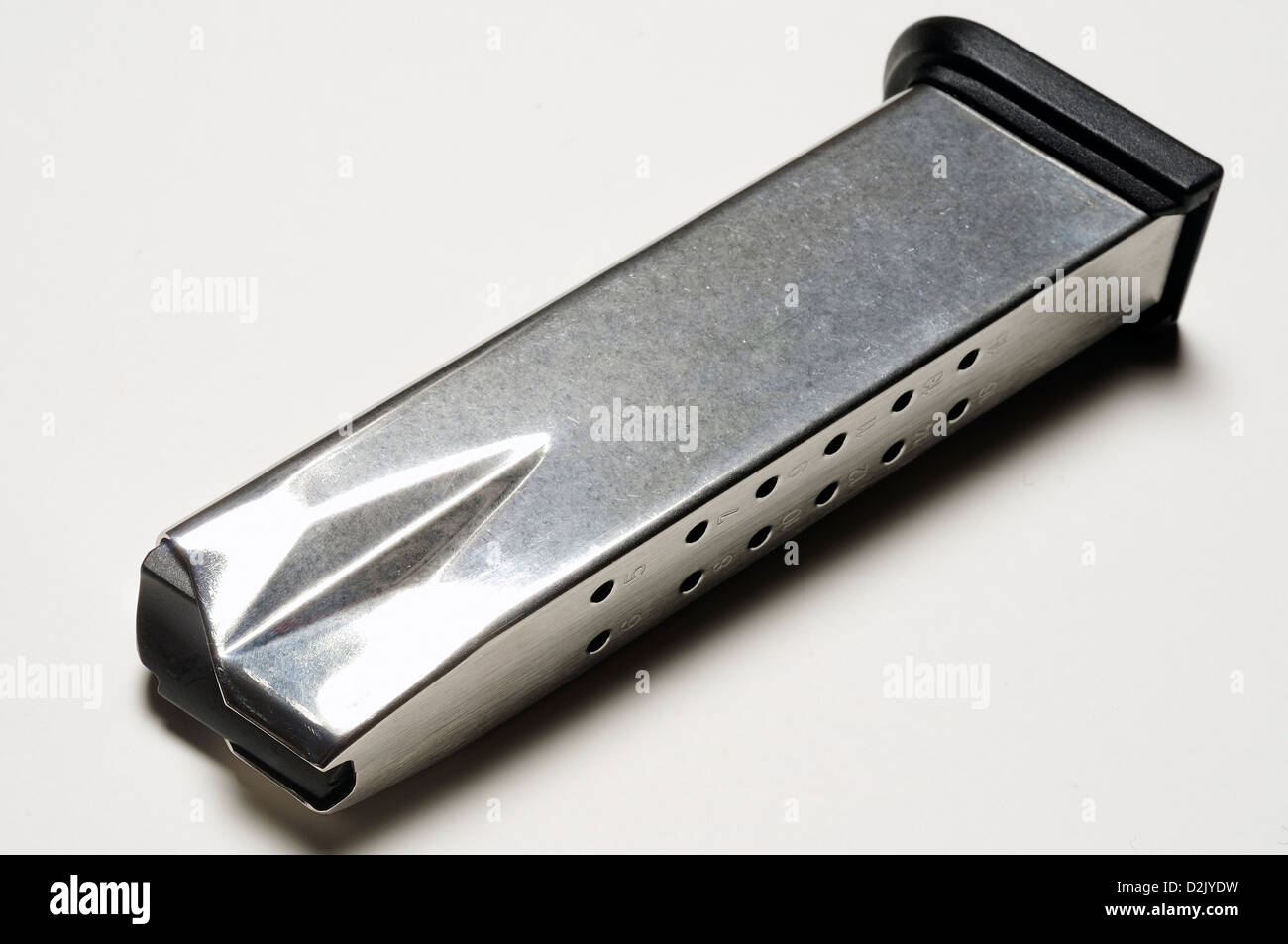 9mm 16 round semiautomatic magazine for Springfield Armory XD pistol