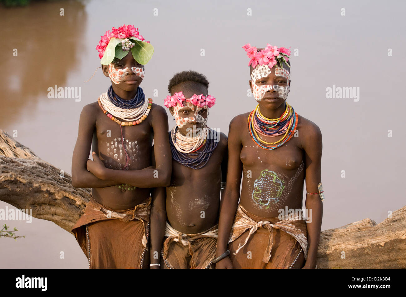 young tribal girls By young tribal girls hi-res stock photography and images - Page 3 - Alamy