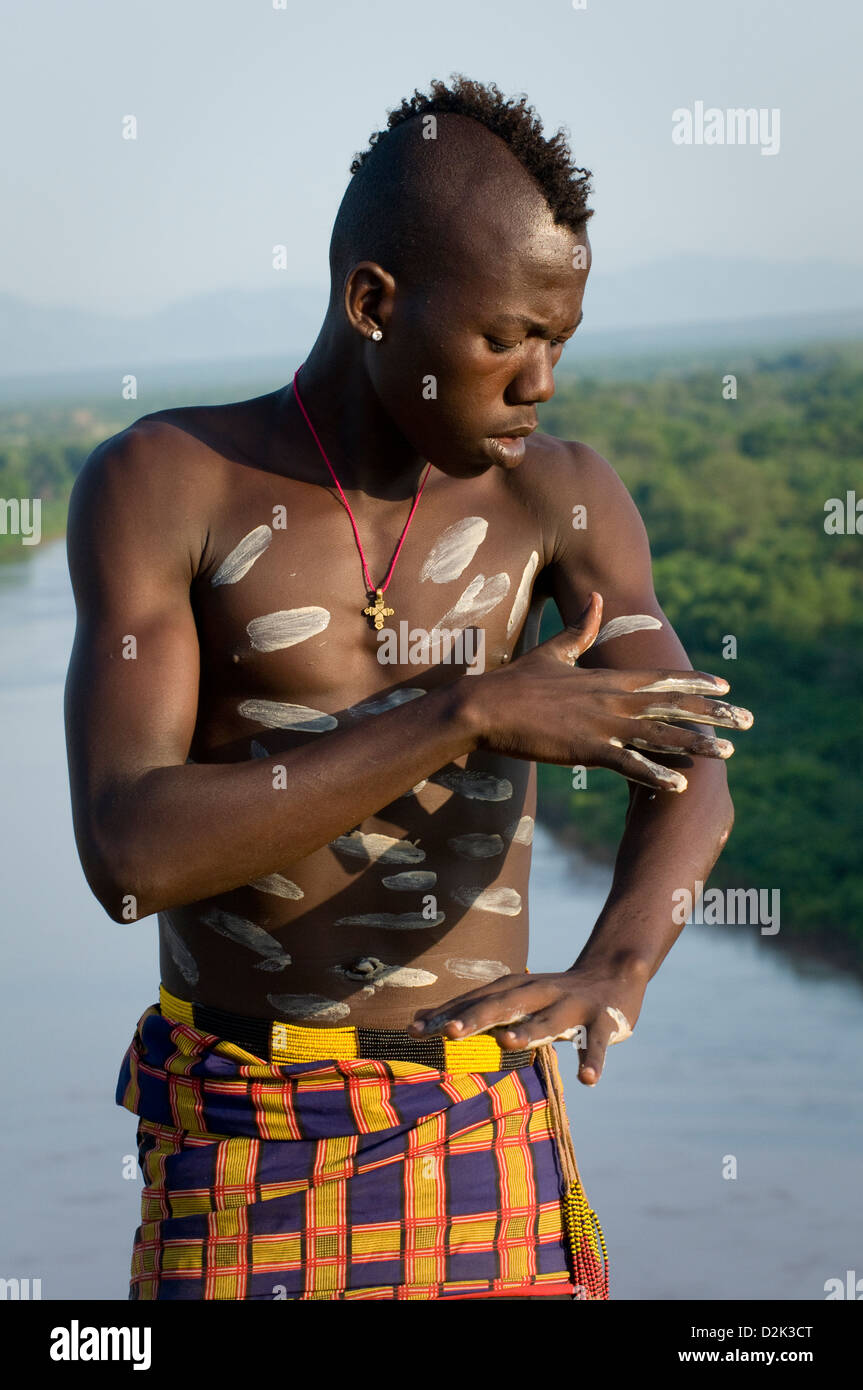 Tribal body painting hi-res stock photography and images - Alamy