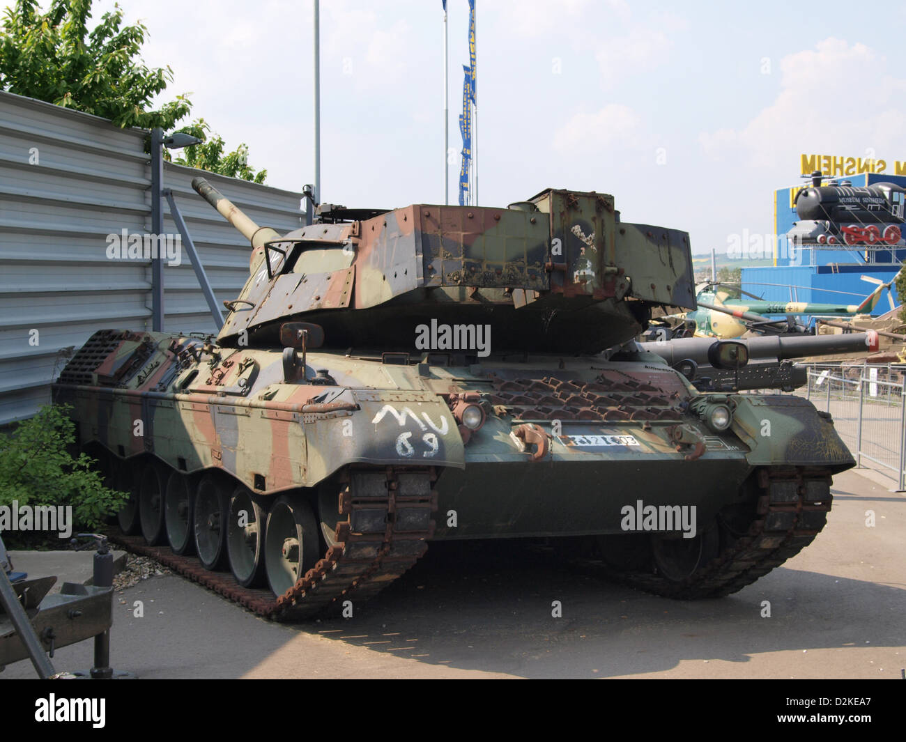 Leopard tank hires stock photography and images Alamy