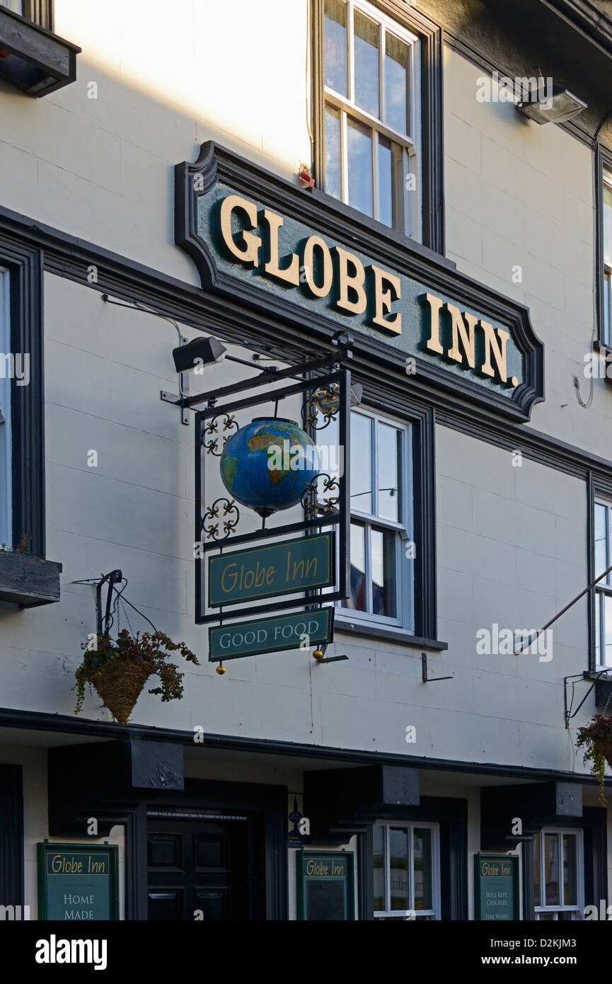 Globe Inn. Market Place, Kendal, Cumbria, England, United Kingdom, Europe. Stock Photo