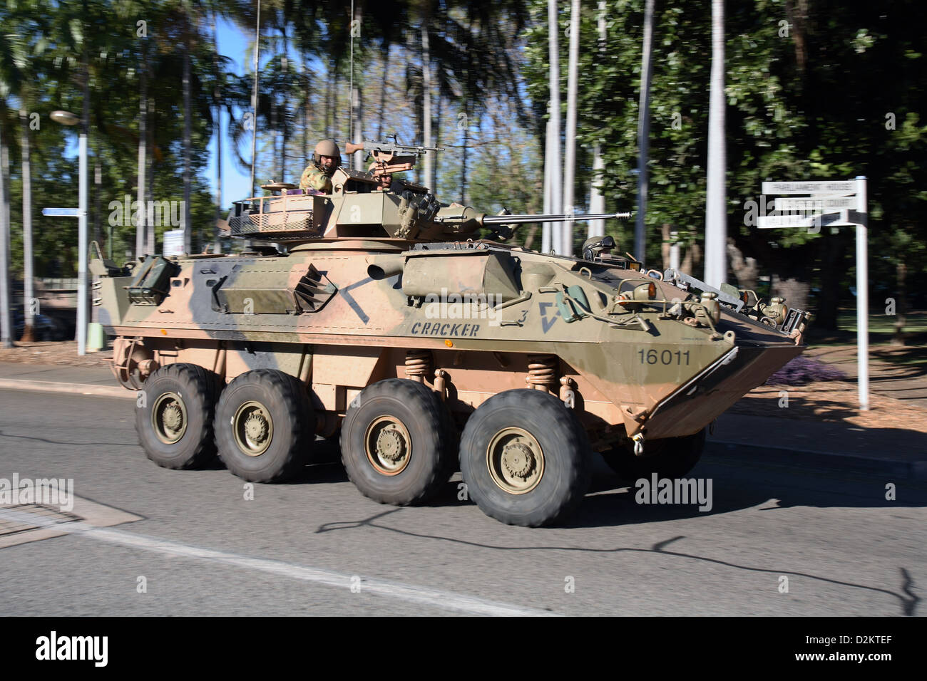 Military personnel in uniform hi-res stock photography and images - Alamy