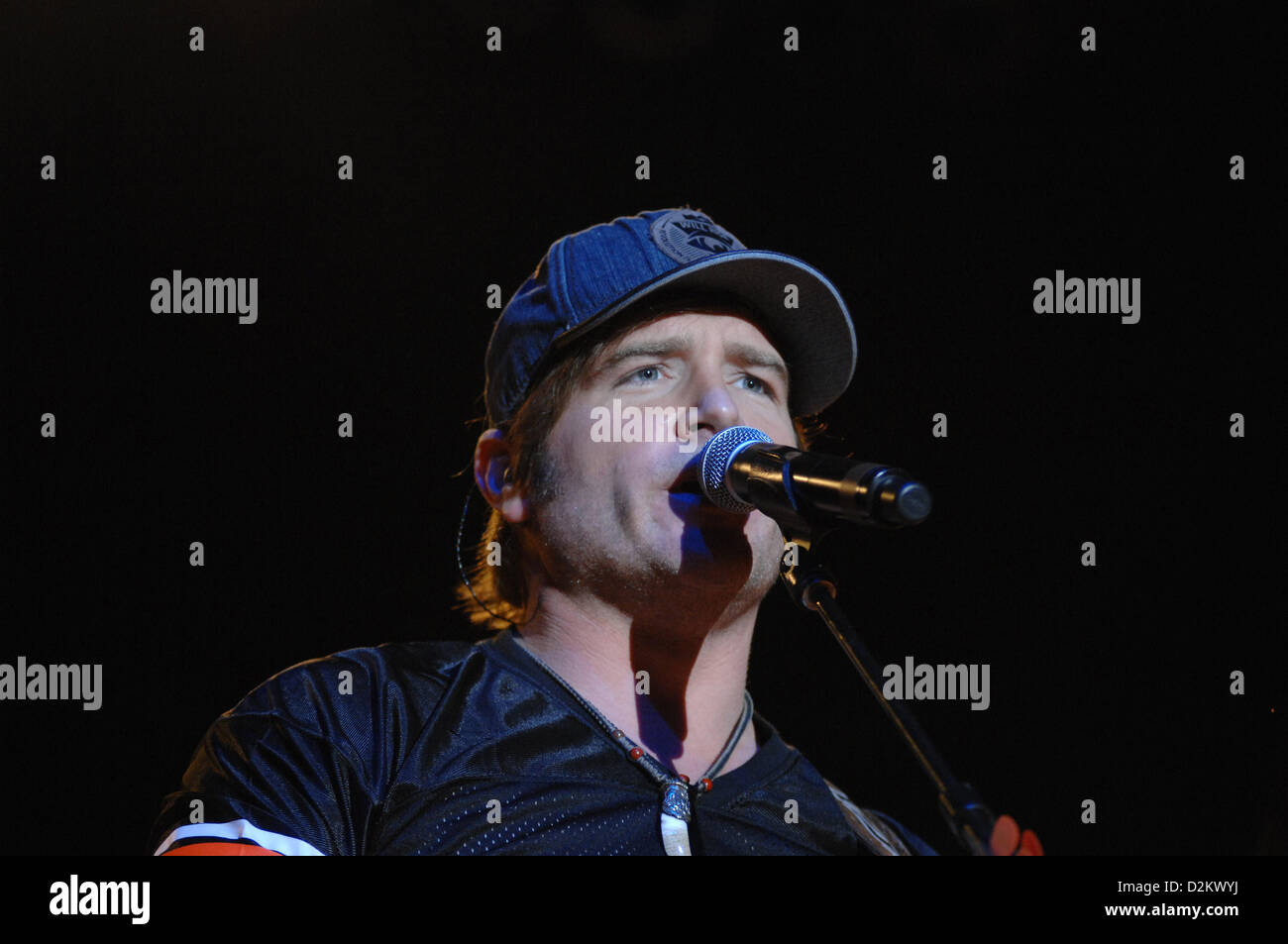 Neiman Country Singer Hampton Coliseum High Resolution Stock Photography and Images - Alamy
