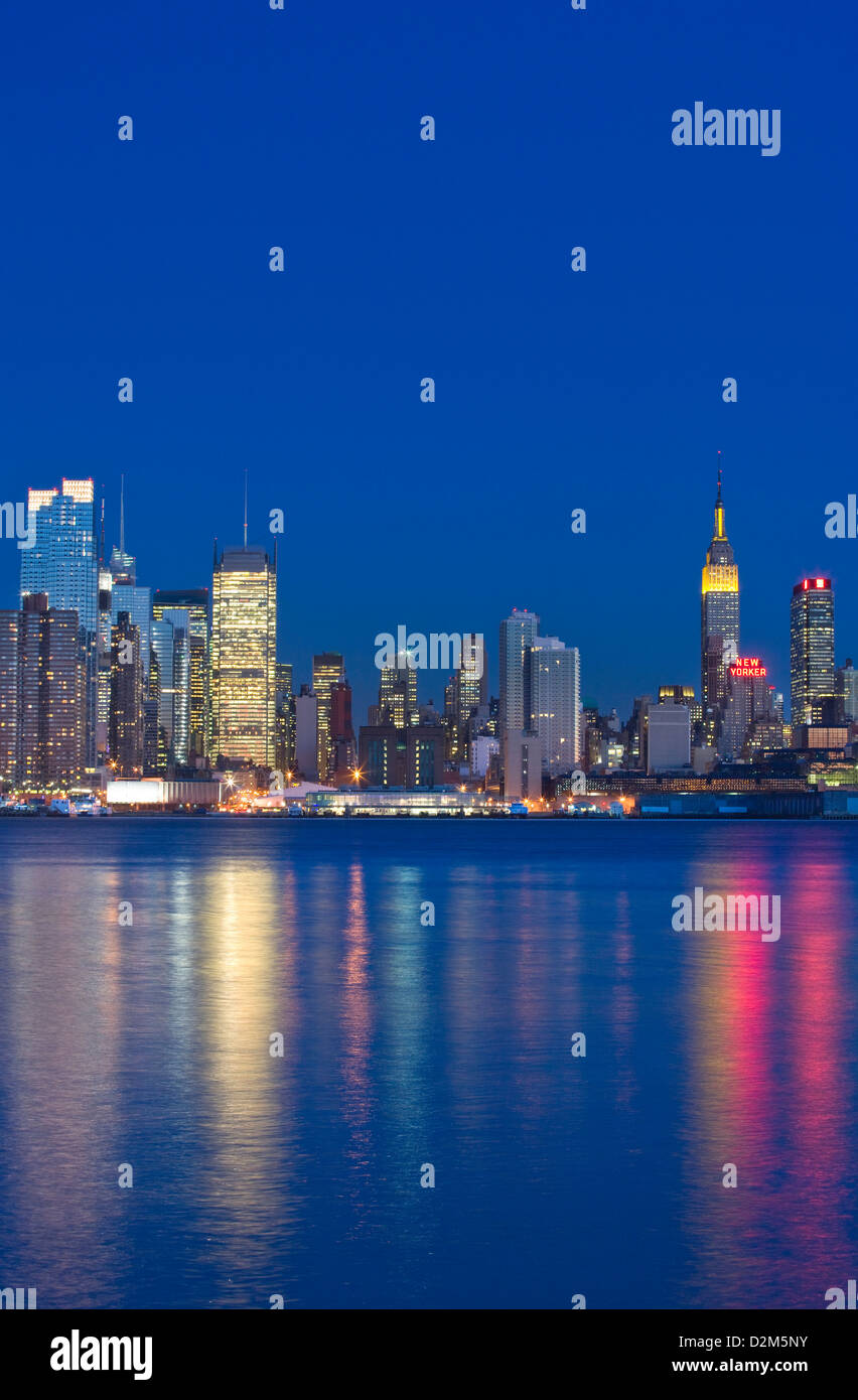 MIDTOWN SKYLINE HUDSON RIVER MANHATTAN NEW YORK CITY USA Stock Photo ...