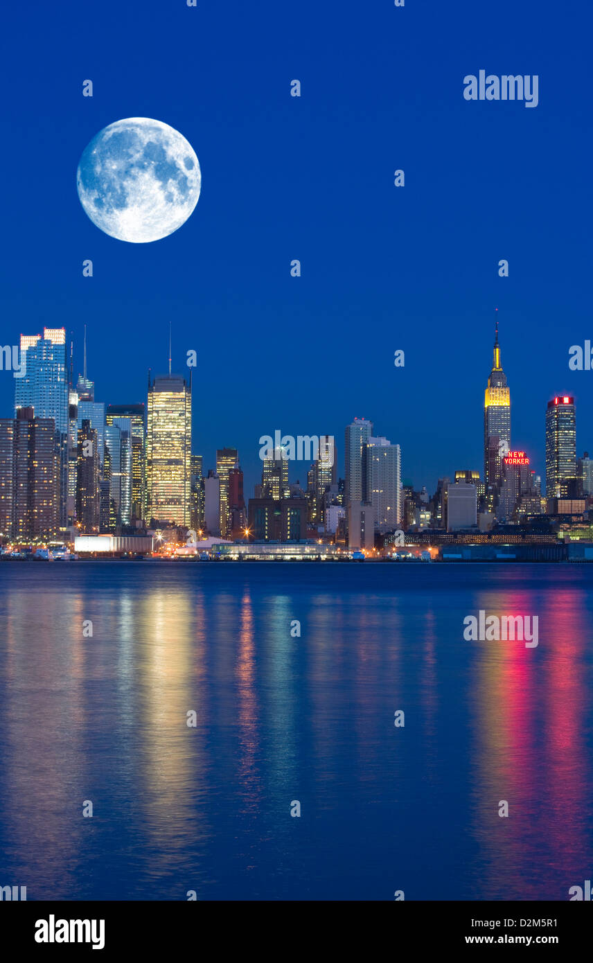 MIDTOWN SKYLINE HUDSON RIVER MANHATTAN NEW YORK CITY USA Stock Photo ...