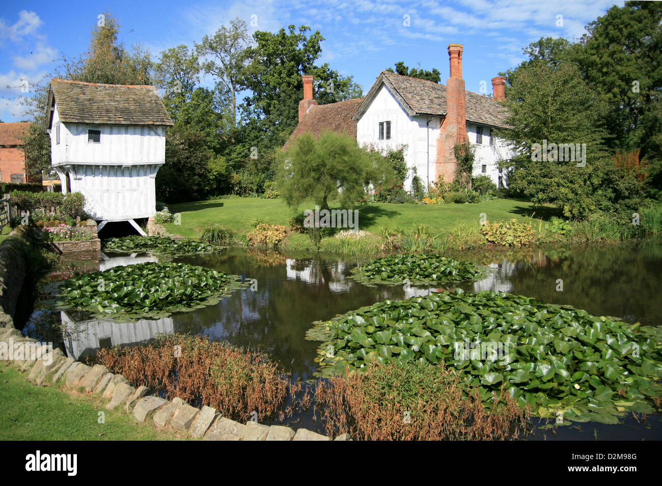 Medieval Moated Manor House And Gatehouse Nt Lower Brockhampton Stock Photo Alamy