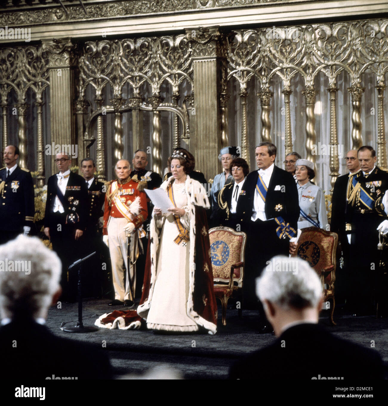 Queen Beatrix Of The Netherlands Abdication File Pix Enthronement D2MCE1 