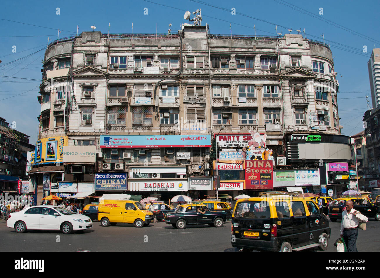 Sheikh Memon Street ( Zavari Bazaar ) Mumbai ( Bombay ) India near Crawford Market Stock Photo