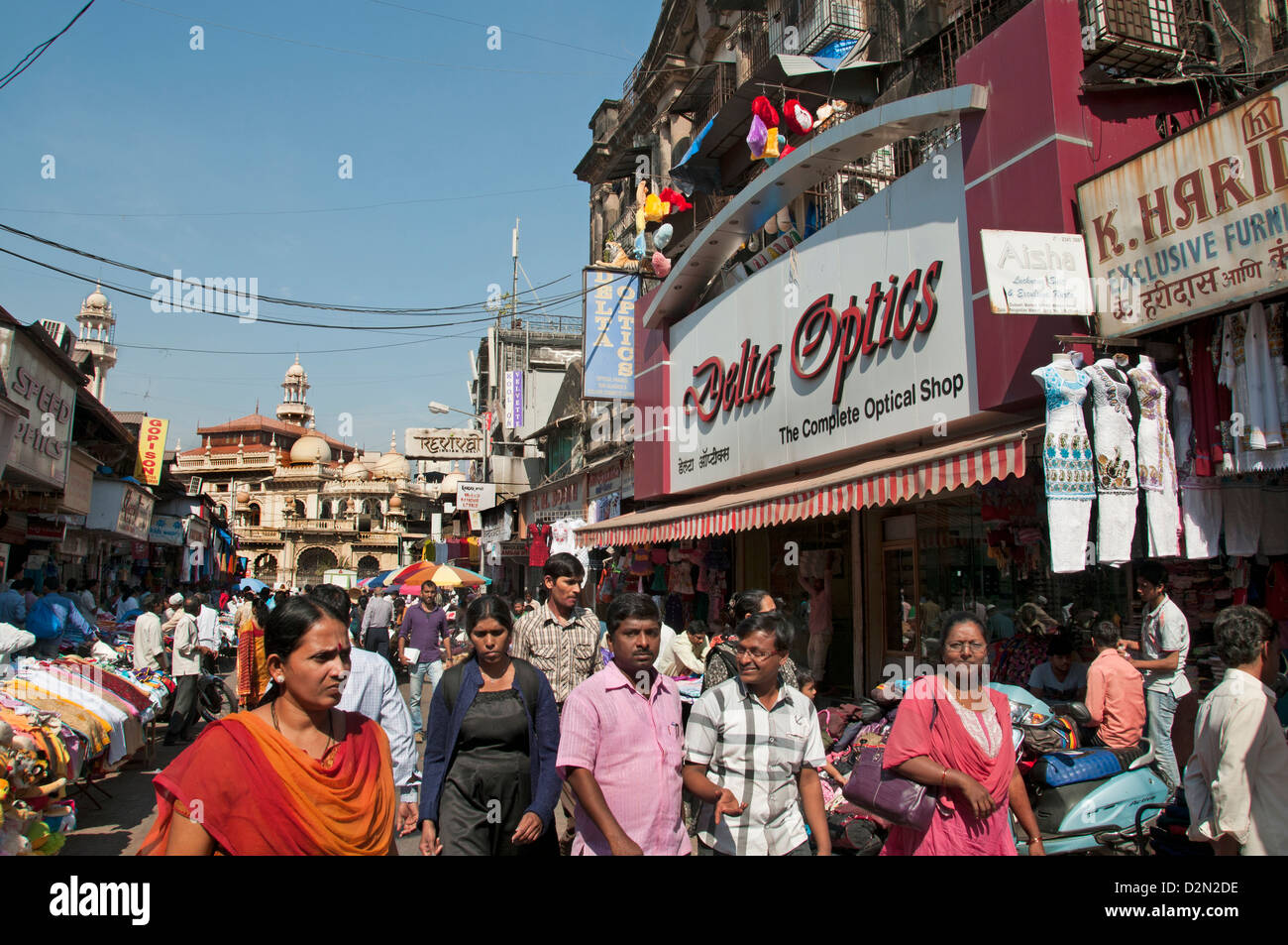 Sheikh Memon Street ( Zavari Bazaar ) Mumbai ( Bombay ) India near