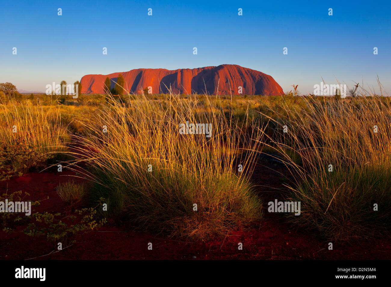 Uluru (Ayers Rock), Uluru-Kata Tjuta National Park, UNESCO World Heritage Site, Northern Territory, Australia, Pacific Stock Photo