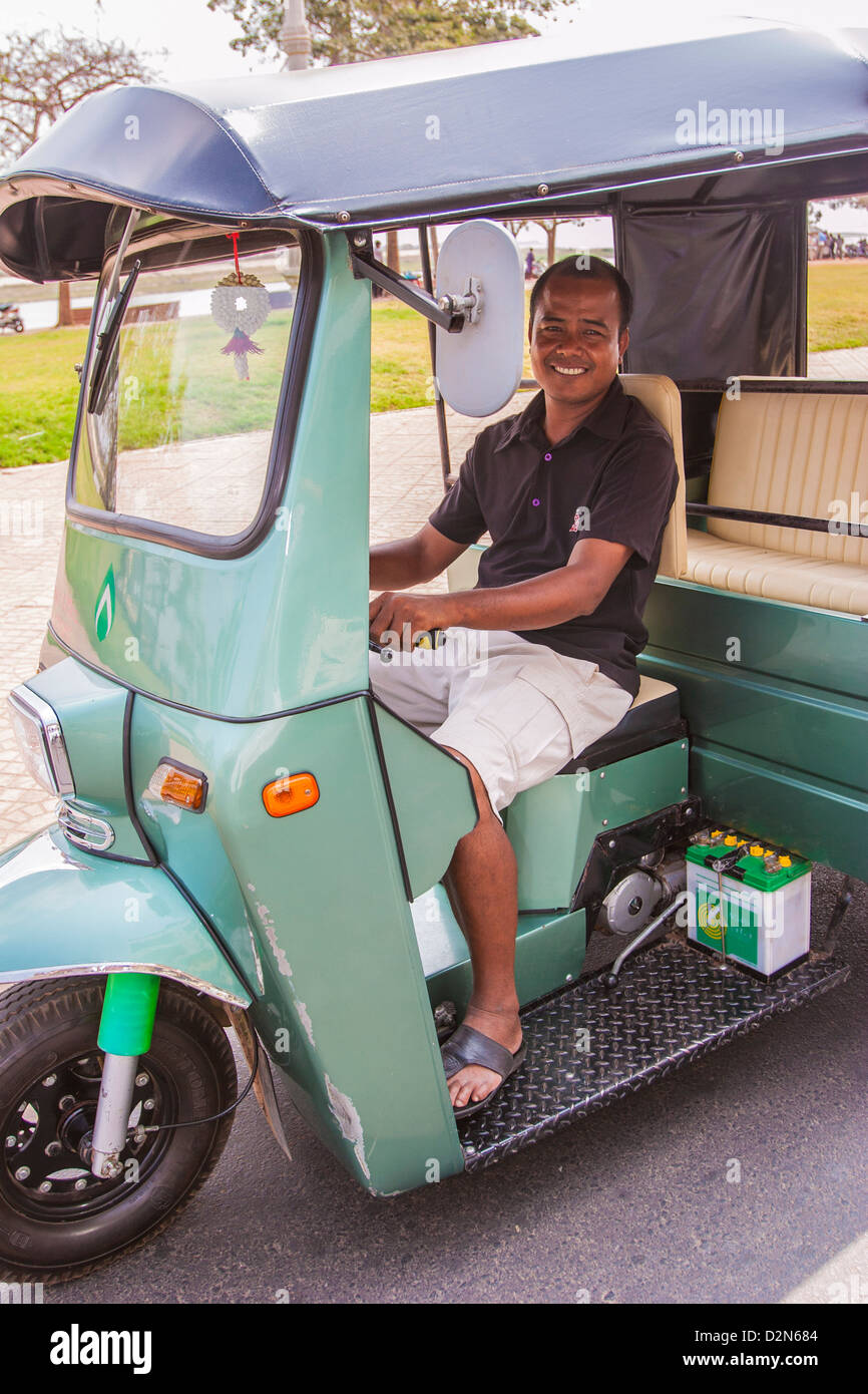 Tuk-tuk driver, Phnom Penh, Cambodia, Indochina, Southeast Asia, Asia Stock Photo