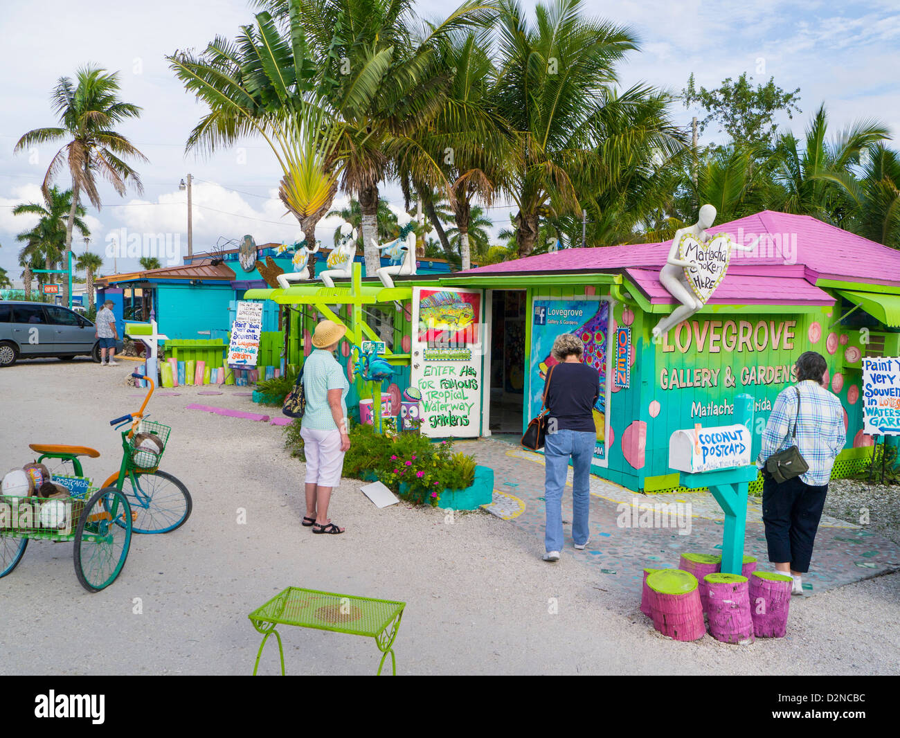 Colorful shop on Pine Island Road in Matlacha Florida Stock Photo Alamy