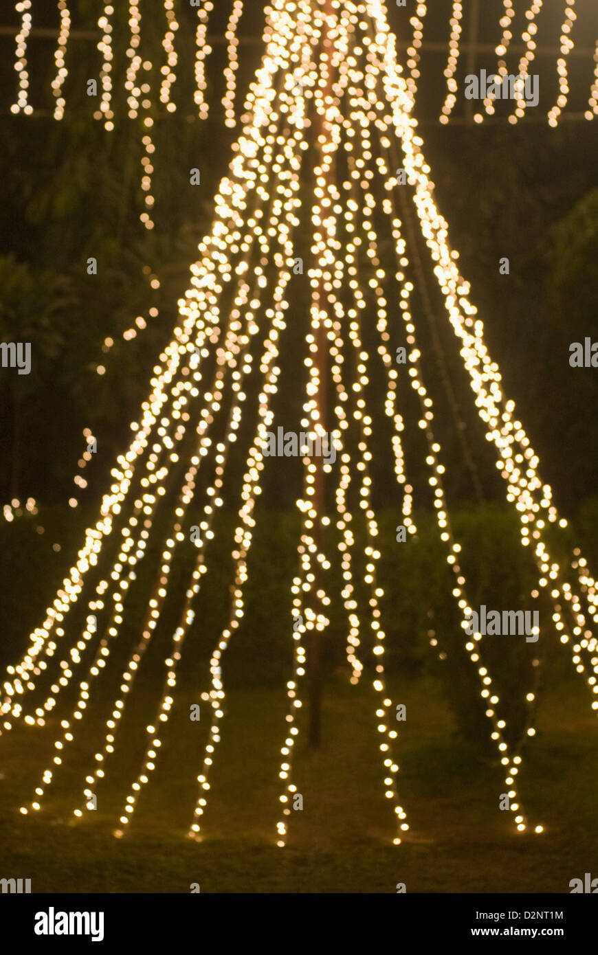 Decorating lights at a wedding venue Stock Photo Alamy